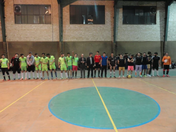 به مناسبت روز دانشجو یک سری مسابقات ورزشی درسطح پردیس در  رشته های فوتسال ، طناب زنی ، شنا سوئدی و شطرنج برگزار گردید 7