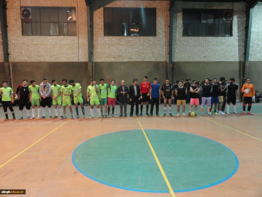 به مناسبت روز دانشجو یک سری مسابقات ورزشی درسطح پردیس در  رشته های فوتسال ، طناب زنی ، شنا سوئدی و شطرنج برگزار گردید 7