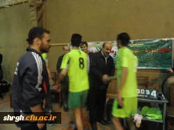 به مناسبت روز دانشجو یک سری مسابقات ورزشی درسطح پردیس در  رشته های فوتسال ، طناب زنی ، شنا سوئدی و شطرنج برگزار گردید 10