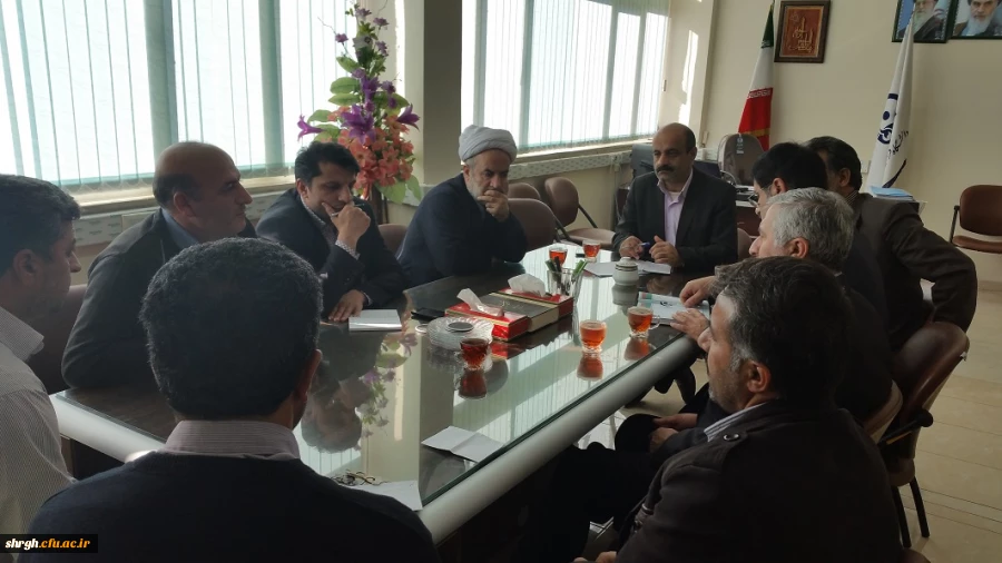 اولین جلسه کارگروه اقتصادی امور پردیسهای  استان قزوین با عنوان بررسی راهکارهای مدیریت هزینه در روز سه شنبه مورخه94/09/17 در دانشگاه برگزار گردید