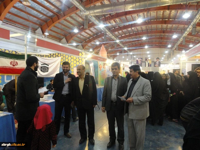 بازدید دکتر یوسفی یوسفی و معاونت و کارشناسان فرهنگی از نمایشگاه عطر حضور