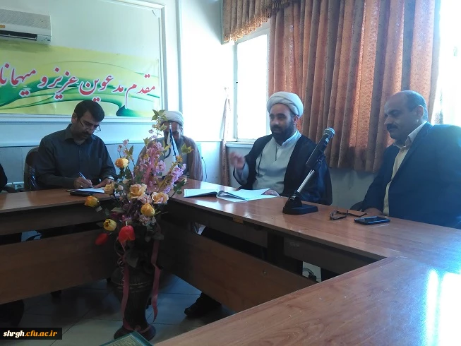 جلسه هم اندیشی ستاد اقامه نماز با حضور ریاست و اعضای ستاد اقامه نماز در مورخه 27/02/1395 در سالن کنفرانس شهید رجایی قزوین برگزار گردید . 2