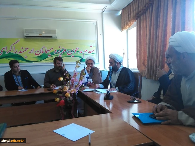 جلسه هم اندیشی ستاد اقامه نماز با حضور ریاست و اعضای ستاد اقامه نماز در مورخه 27/02/1395 در سالن کنفرانس شهید رجایی قزوین برگزار گردید . 2