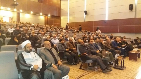 جلسه بسیج اساتید استان قزوین در سالن آمفی تئاتر پردیس شهید رجایی