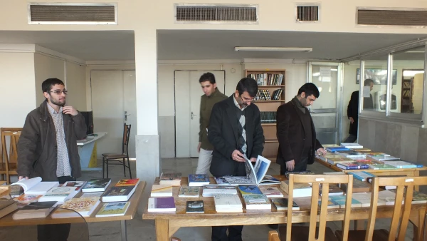 برگزاری نمایشگاه کتاب در دانشگاه فرهنگیان قزوین 2