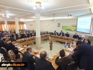 استاندار در نشست با هئیت امنای دانشگاه فرهنگیان بیان داشت: 
رفع مشکلات دانشگاه فرهنگیان در دستور کار است
 2