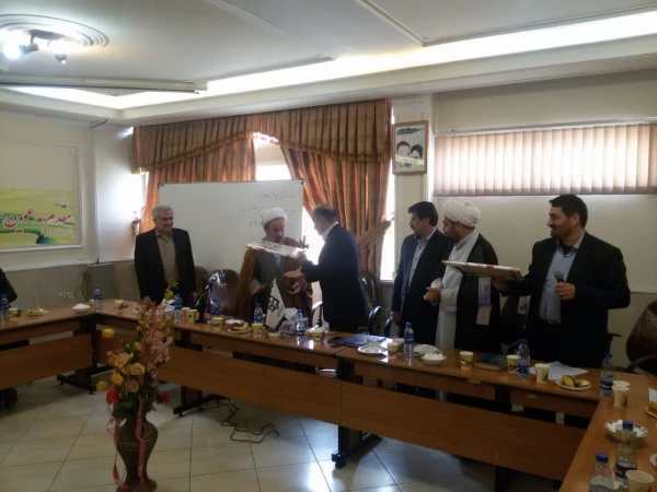 نشست صمیمی مسئولین دانشگاه با کارکنان 3