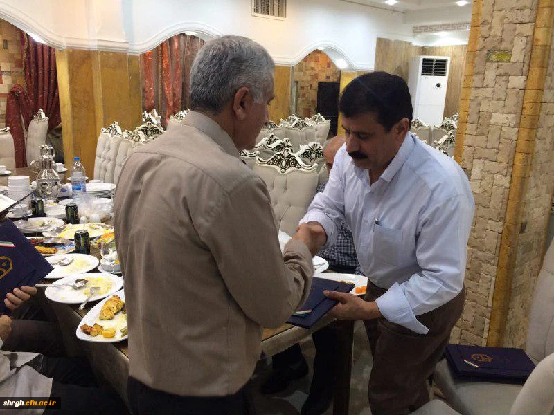 از بازنشستگان دانشگاه فرهنگیان در روز دوشنبه مورخ تجلیل به عمل آمد. 3