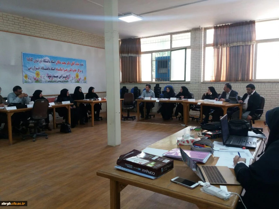 با حضور دکتر ملکان استاد دانشگاه تورنتوی کانادا کارگاه علوم در پردیس شهید رجایی قزوین برگزار گردید. 3