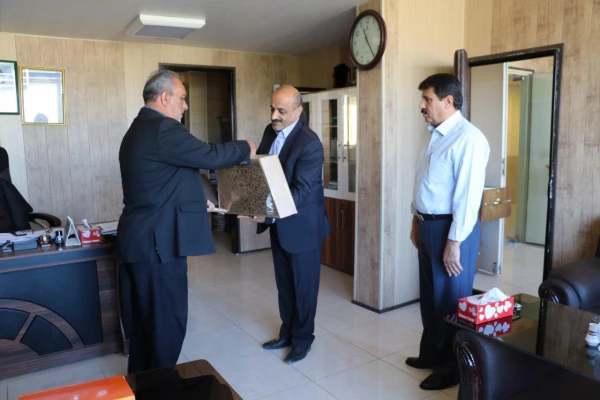 تجلیل از ایثارگر پردیس 2