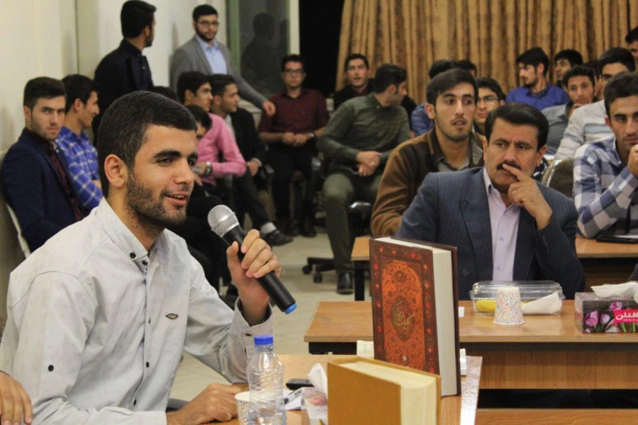 برگزاری مشاعره دانشجو معلمان توسط انجمن ادبی شمس  4