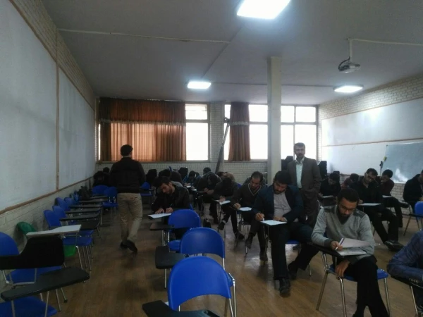 برگزاری یک دوره مسابقه کتابخوانی در هفته کتاب و کتابخوانی
در پردیس شهید رجائی قزوین 2