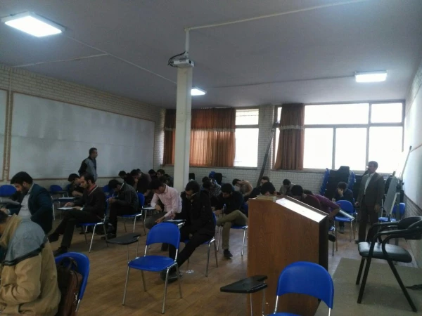 برگزاری یک دوره مسابقه کتابخوانی در هفته کتاب و کتابخوانی
در پردیس شهید رجائی قزوین 2