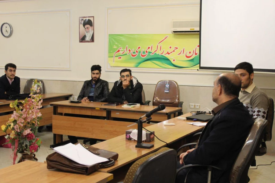 اولین کارگاه تخصصی سیاسی و اجتماعی انجمن اسلامی دانشجو معلمان با موضوع «منافقین در لباس مجاهدین» 5