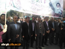 کارکنان ودانشجویان دانشگاه فرهنگیان استان قزوین درراهپیمایی یوم الله 22بهمن شرکت کردند. 3