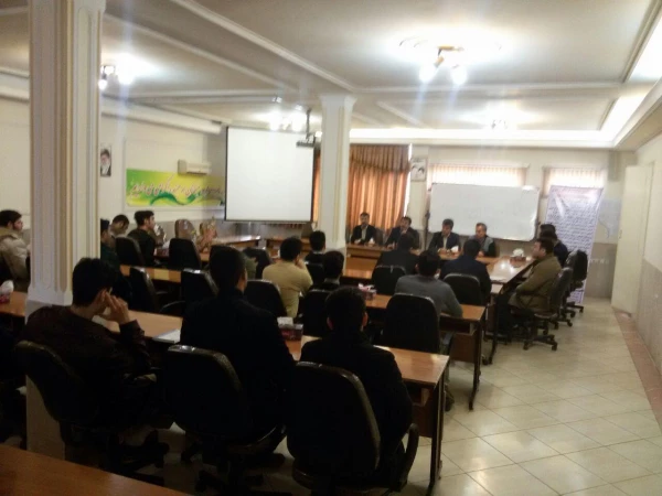 جلسه پرسش و پاسخ با حضور ریاست و مسئولین پردیس شهید رجائی 3