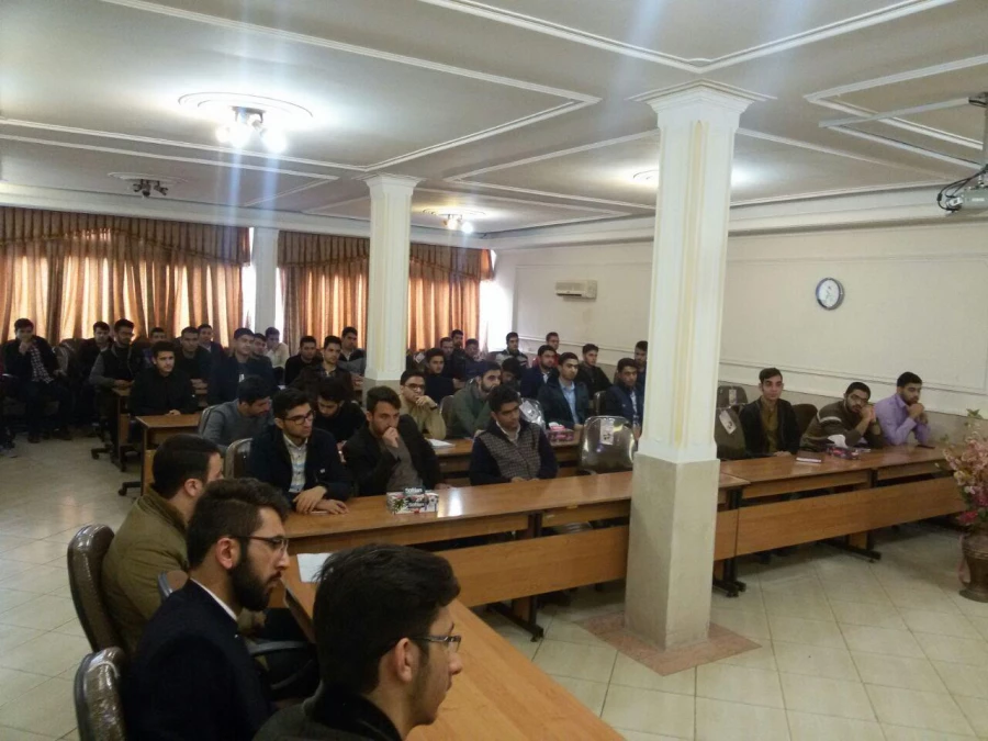 جلسه پرسش و پاسخ با حضور ریاست و مسئولین پردیس شهید رجائی 4