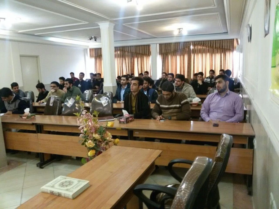 جلسه پرسش و پاسخ با حضور ریاست و مسئولین پردیس شهید رجائی 6