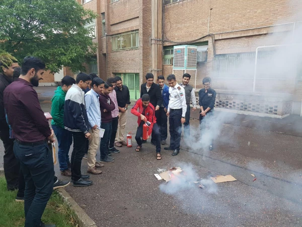 برگزاری کلاس اطفای حریق در پردیس شهید رجائی  4
