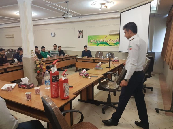 برگزاری کلاس اطفای حریق در پردیس شهید رجائی  6