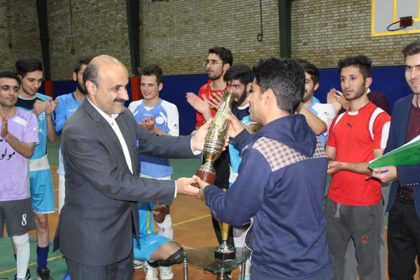 برگزاری مسابقات فوتسال دانشجویی جام معلم دردانشگاه فرهنگیان استان قزوین 2