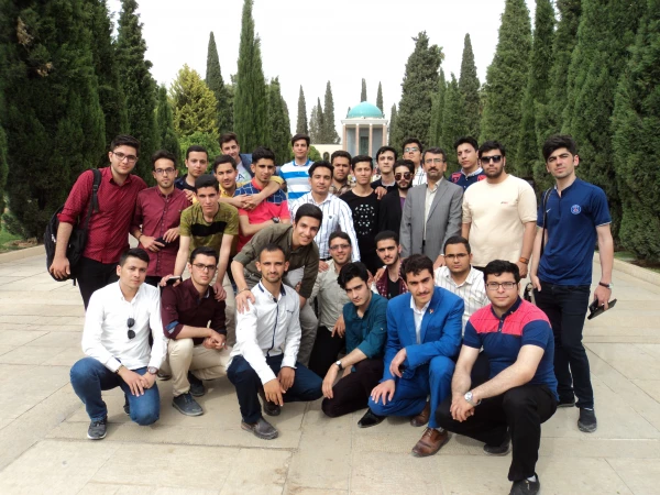 اردوی سیاحتی و زیارتی دانشجو معلمان به شیراز 4
