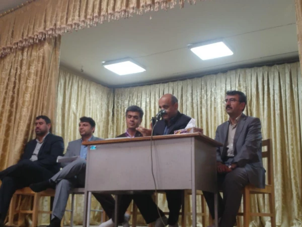 برگزاری جلسه پرسش وپاسخ دانشجویان پردیس های شهیدرجایی بامسئولین دانشگاه 2