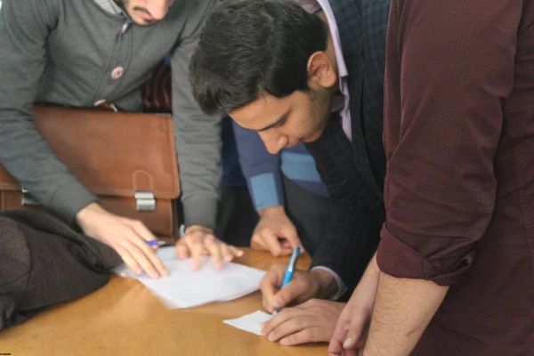 استقرارتیمهای تبلیغاتی دانشگاه فرهنگیان استان قزوین درپایگاه های انتخاب رشته کنکوردرسراسراستان 2