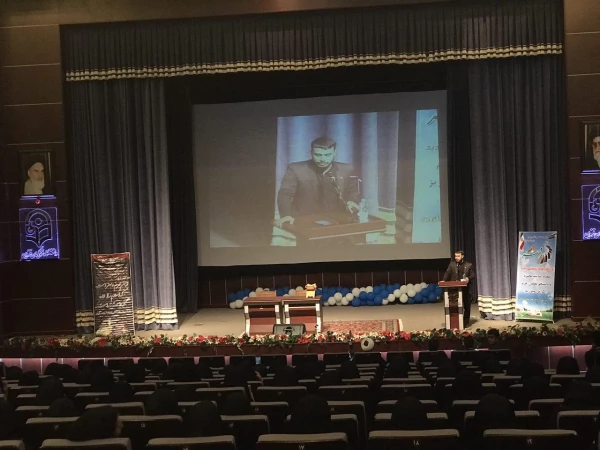 دکتر علی نژاددرجمع دانشجومعلمان جدیدالورود درقزوین:ازلباس فاخر معلمی که برتن داریدبه بهترین وجهی استفاده کنید 10