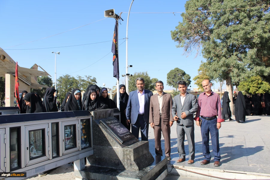 دکتر علی نژاددرجمع دانشجومعلمان جدیدالورود درقزوین:ازلباس فاخر معلمی که برتن داریدبه بهترین وجهی استفاده کنید 12