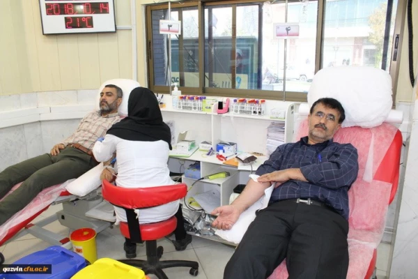 اهدای خون مدیریت،کارکنان ودانشجویان دانشگاه فرهنگیان استان قزوین 6