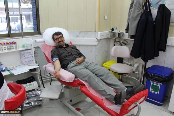 اهدای خون مدیریت،کارکنان ودانشجویان دانشگاه فرهنگیان استان قزوین 7