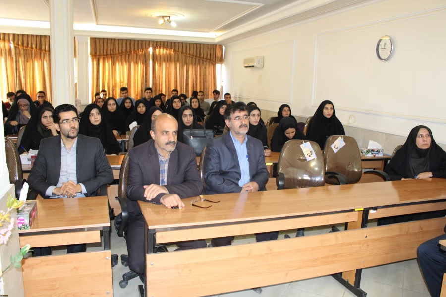 سخنرانی دکتر میرزایی راجعونی ازاعضای هیئت علمی دانشگاه فرهنگیان استان قزوین تحت عنوان خودکاوی روایتی درتربیت معلم 5