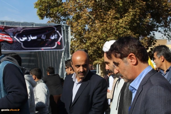 شرکت مسئولین ودانشجویان دانشگاه فرهنگیان استان قزوین درراهپیمایی یوم الله 13آبان 7