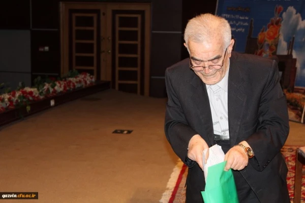 دردانشگاه فرهنگیان استان قزوین برگزار شد:«همایش باشکوه نکوداشت یکصدمین سال تاسیس تربیت معلم درایران» 17