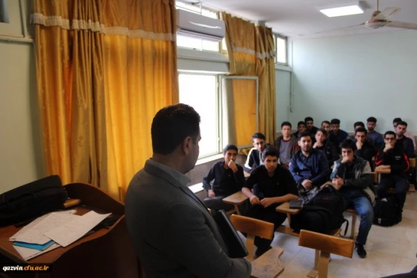 دیدارصمیمی دکتر روشندل معاون آموزشی وتحصیلات تکمیلی دانشگاه فرهنگیان کشور بااعضای هیئت علمی دانشگاه فرهنگیان استان قزوین 7