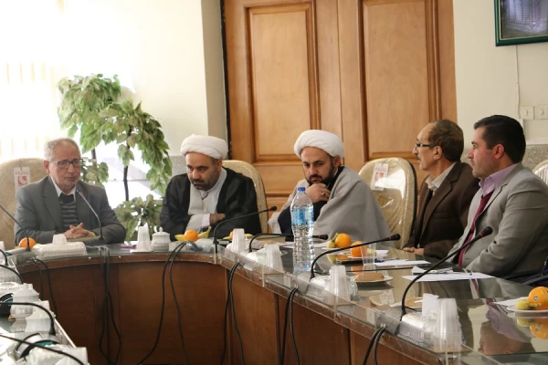 نشست هم اندیشی استادان با موضوع دستاوردهای انقلاب 2