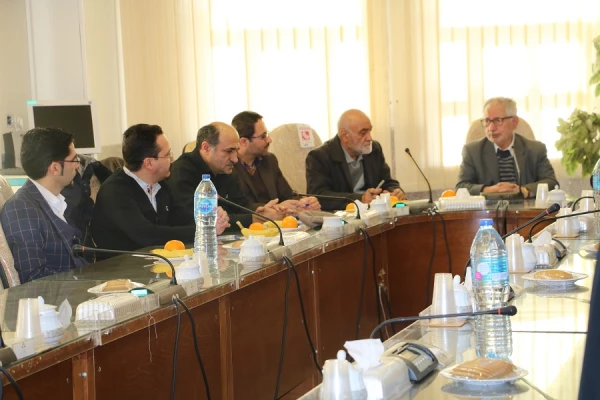 نشست هم اندیشی استادان با موضوع دستاوردهای انقلاب 3