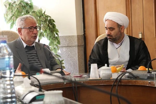 نشست هم اندیشی استادان با موضوع دستاوردهای انقلاب 5