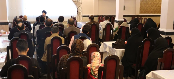 نشست هم اندیشی استادان با حضور حجت الاسلام و المسلمین راشد یزدی 5