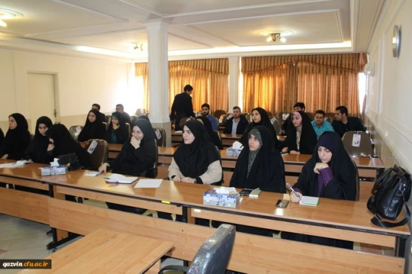 نشست صمیمی دکتررضایی رئیس گروه مطالعات فرهنگی دانشگاه فرهنگیان بامسئولین کانونها وتشکل های دانشجویی دانشگاه فرهنگیان استان قزوین 3