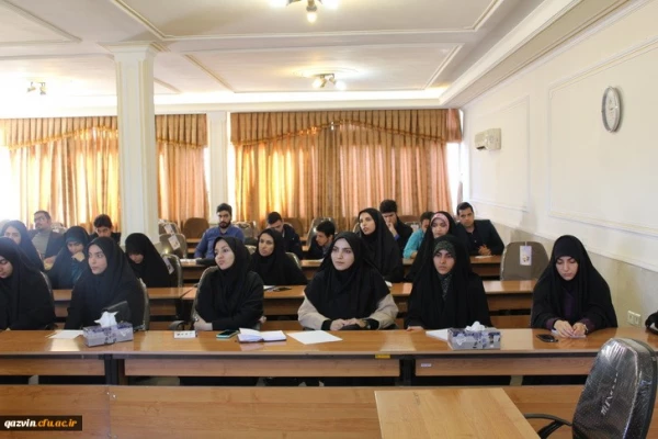 نشست صمیمی دکتررضایی رئیس گروه مطالعات فرهنگی دانشگاه فرهنگیان بامسئولین کانونها وتشکل های دانشجویی دانشگاه فرهنگیان استان قزوین 4