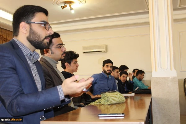 نشست صمیمی دکتررضایی رئیس گروه مطالعات فرهنگی دانشگاه فرهنگیان بامسئولین کانونها وتشکل های دانشجویی دانشگاه فرهنگیان استان قزوین 5