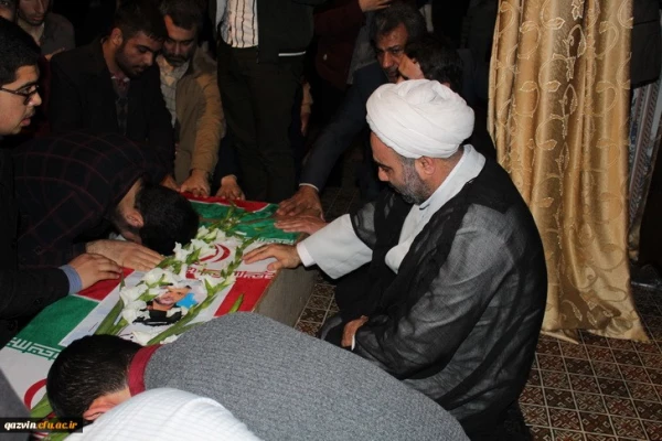 استقبال ووداع باشکوه وعاشقانه اساتید کارکنان ودانشجویان دانشگاه فرهنگیان استان قزوین با سردارشهید مدافع حرم حمیدمحمدرضایی 5