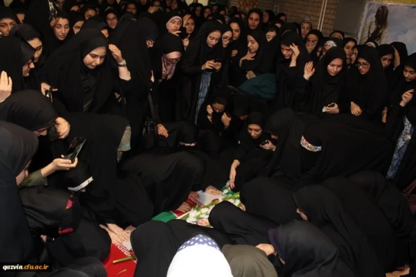 استقبال ووداع باشکوه وعاشقانه اساتید کارکنان ودانشجویان دانشگاه فرهنگیان استان قزوین با سردارشهید مدافع حرم حمیدمحمدرضایی 7