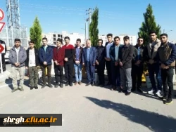 غرس نهال توسط دانشجویان پردیس شهیدرجایی قزوین به مناسبت روز درختکاری 5