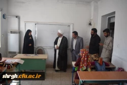 دکتر مشهدی سرپرست امور پردیس های دانشگاه فرهنگیان استان قزوین با حضور درمحل اردوی جهادی دانشجویان این دانشگاه در مناطق محروم شهرستان آوج از نزدیک درجریان فعالیت های آنان قرار گرفت. 5